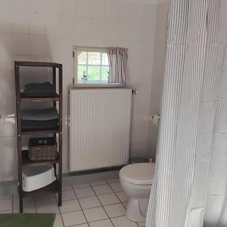Auf Zwei Etagen Mit Gartennutzung By Interhome Nyaraló