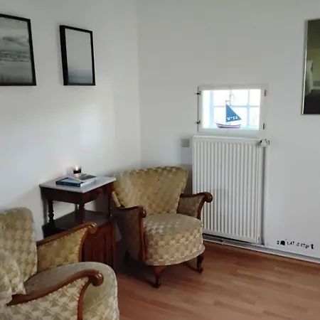 Auf Zwei Etagen Mit Gartennutzung By Interhome Nyaraló Norderfriedrichskoog