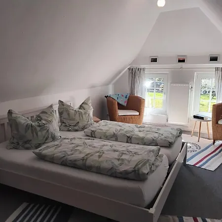 Nyaraló Auf Zwei Etagen Mit Gartennutzung By Interhome